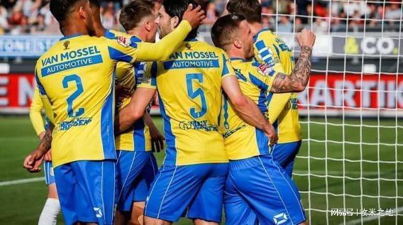 通过与当地 通过与当地